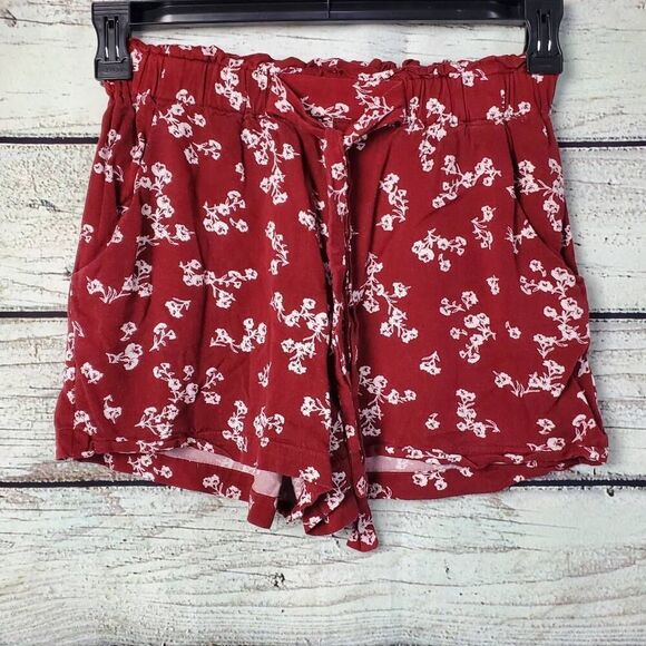 Maurices Women's XS Red Floral Pull-On Shorts 100% Rayon Lightweight Summer Casu - Picture 1 of 7